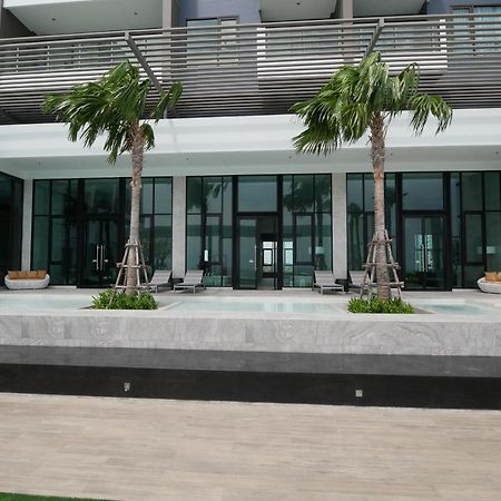 Aeras - The Ultimate Beachfront Experience Apartment Jomtien Beach Exterior photo